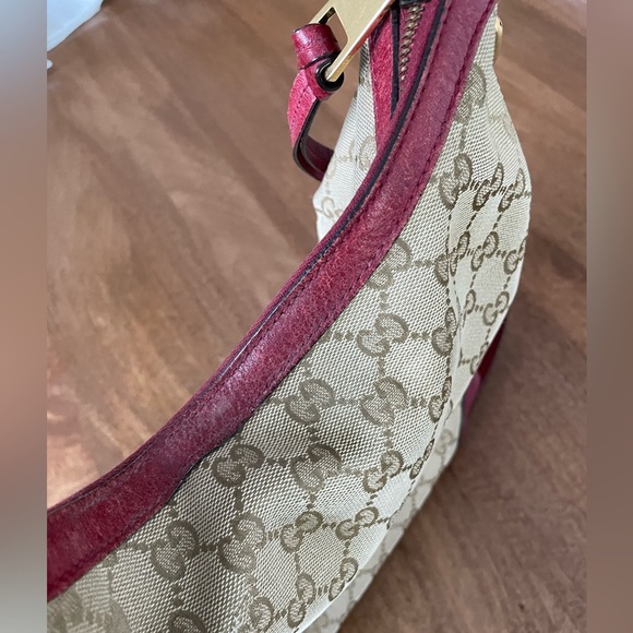 Gorgeous Red Classic Gucci Bag 👛 - Picture 6 of 15